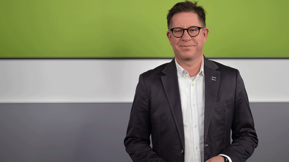 thumbnail_fokusthema_dip-Interview_MarcNettelmann_ePA-fuer-alle_FAQ.png  